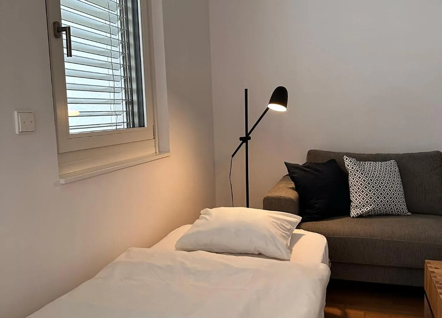 Apartment 2-Zimmer Wohnung In Oberlaa Mit Privatem Tiefgaragen Platz Vienna